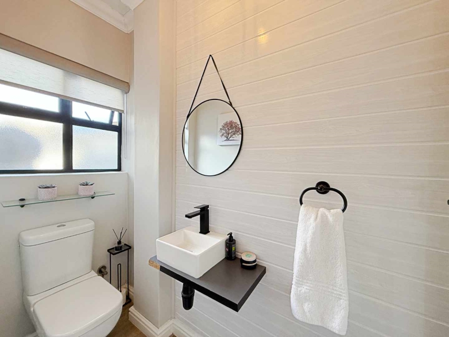 4 Bedroom Property for Sale in Calypso Beach Western Cape